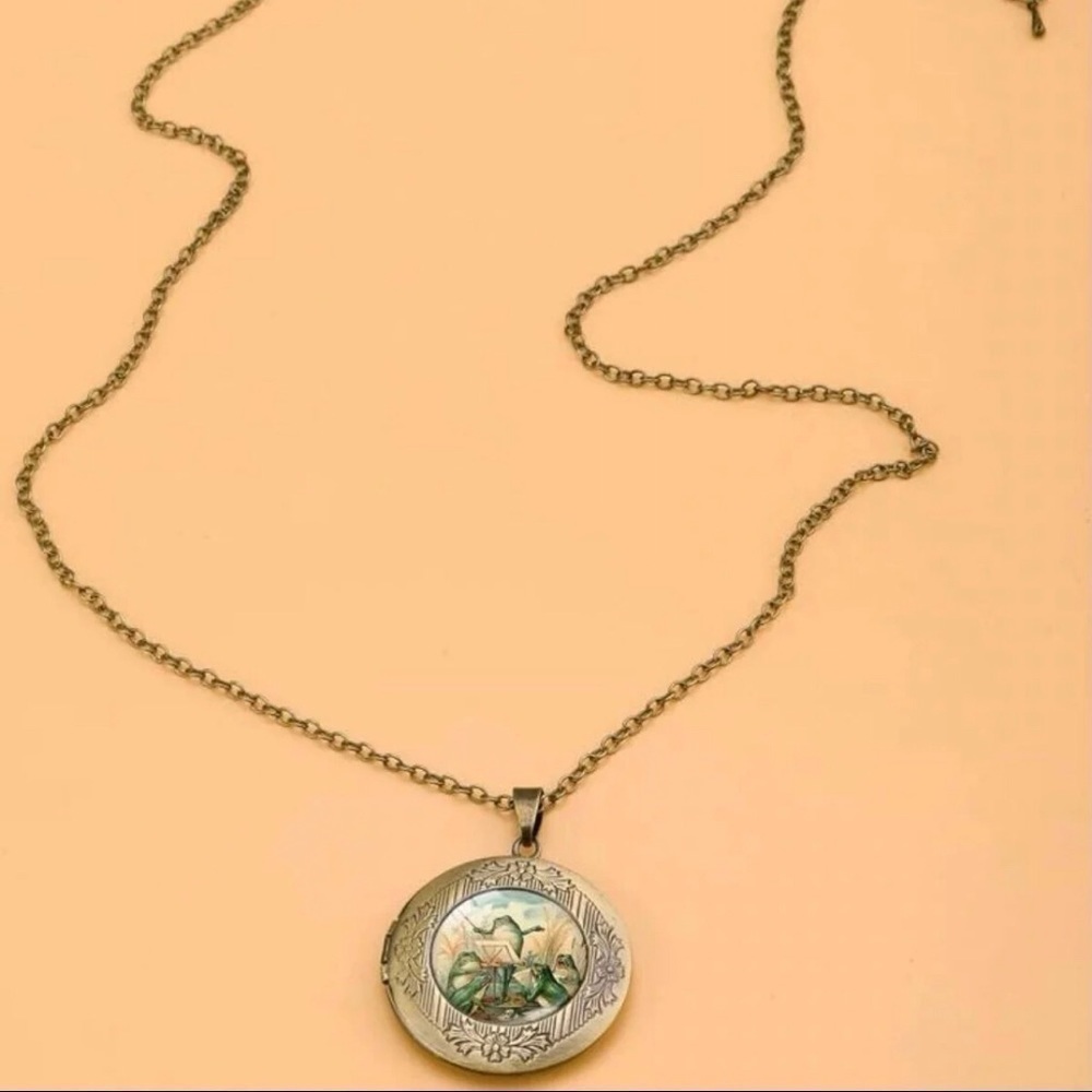 𝅺frog Musicians open Photo Locket Necklace. New - Picture 5 of 8